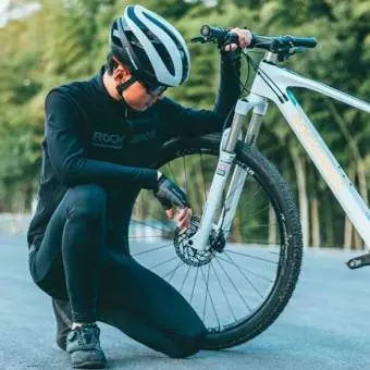 Kask rowerowy Rockbros rozmiar M 10110004002 Biało - czarny